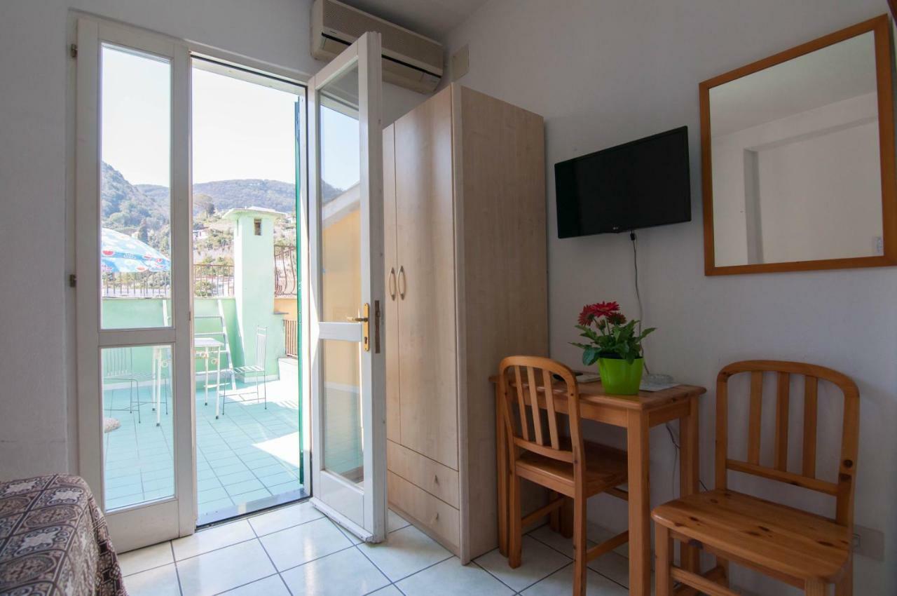 Albergo Macri イスキア島 エクステリア 写真